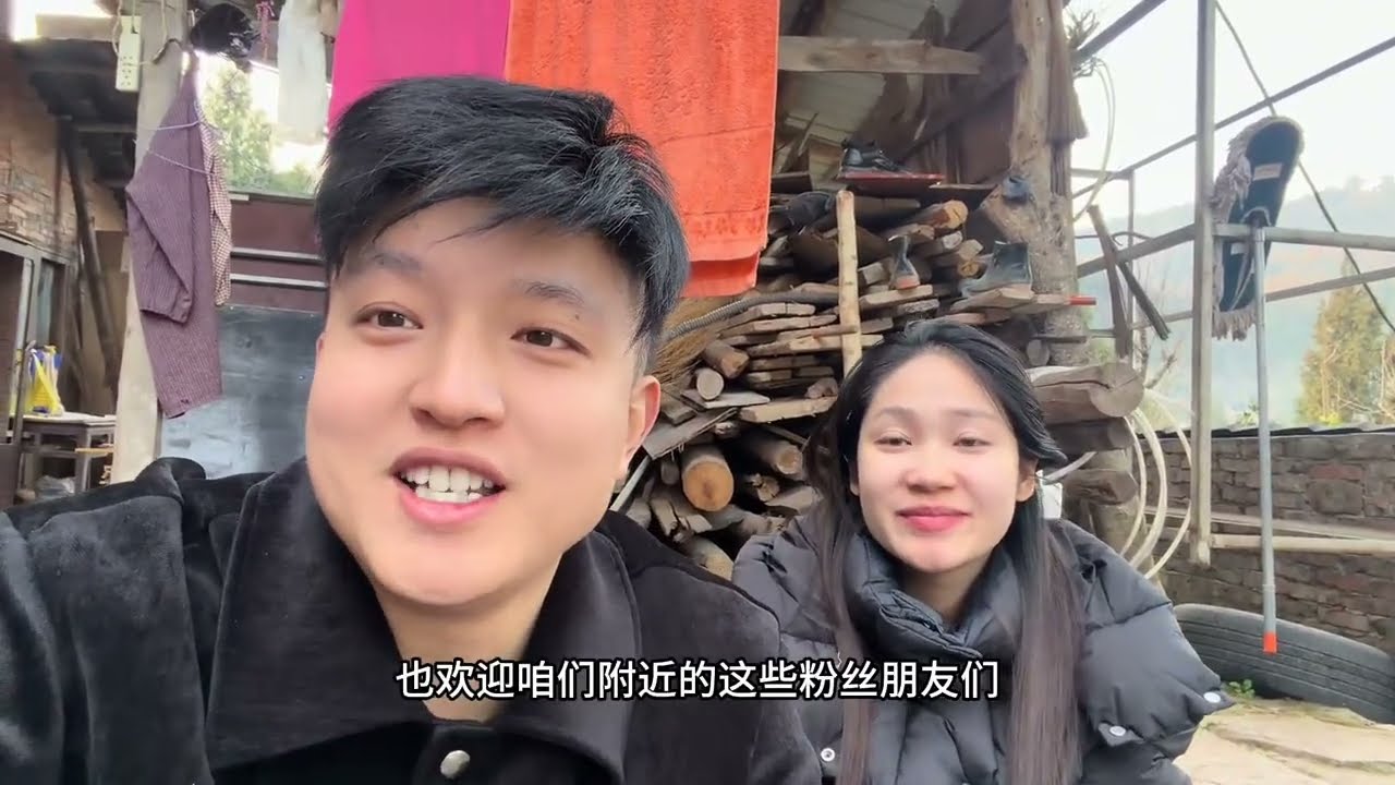 买两头过年猪！准备给全村老人分上猪肉过年，全家人支持为村里老人献爱
