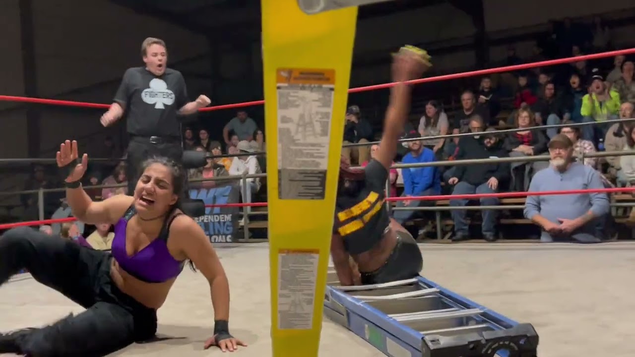 Clara vs Jada Stone/LADDER MATCH/AIWF Mid Atlantic Women's Championship/Season's Beatings 2022