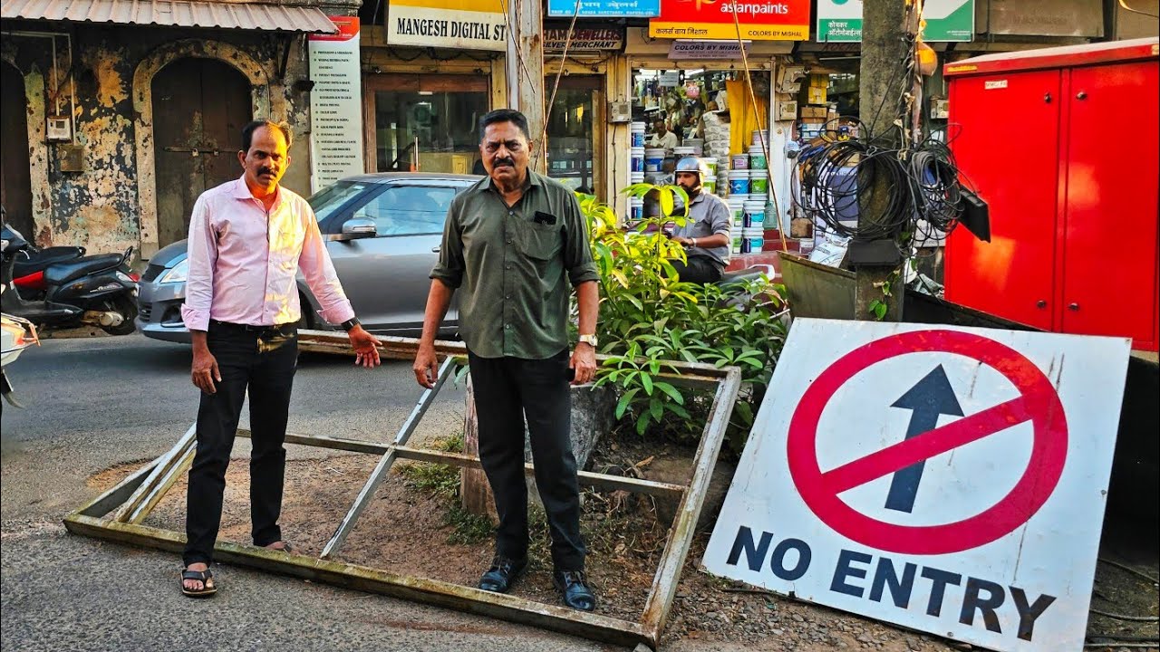 No Entry Board Falls Near Joao Menezes Pharmacy Mapusa!