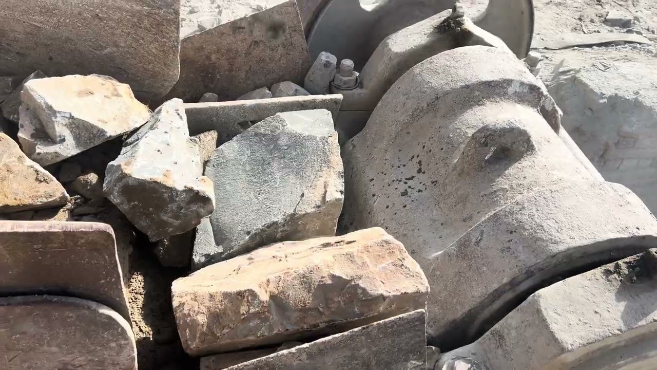 Jaw Crusher Full Process | From Big Stone to Small Pieces