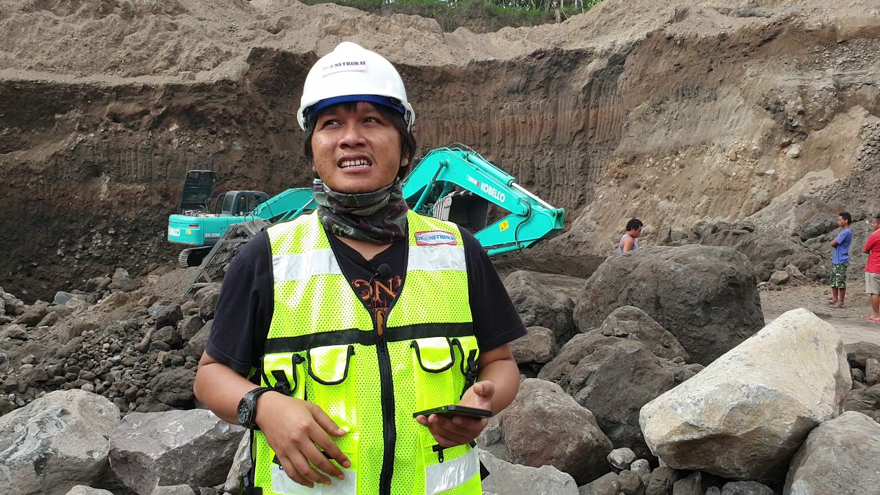 Penambangan pasir merapi di Balerante