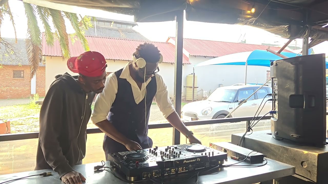Sunday Soul Sessions with Thee King B live @Jay's African Cuisine 20250831