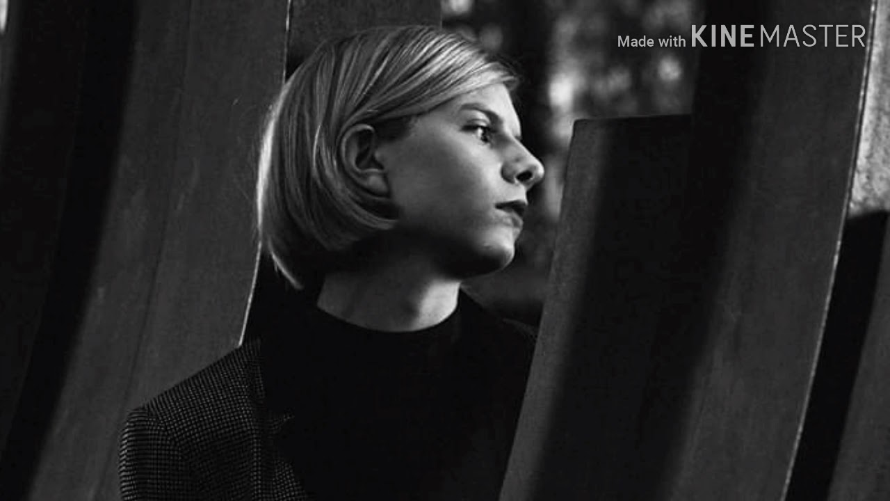 AURORA - In Boxes (Traducida al espa&ntilde;ol)