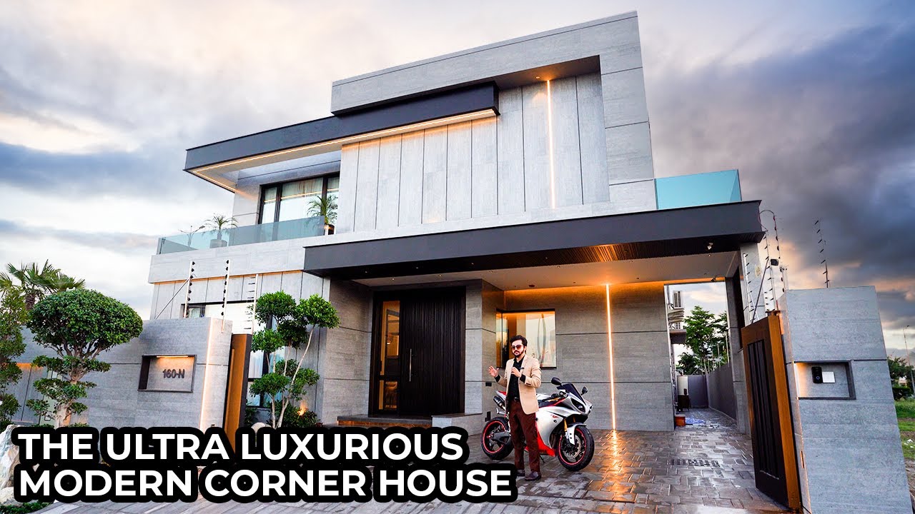 The Ultra Luxurious Modern Corner House