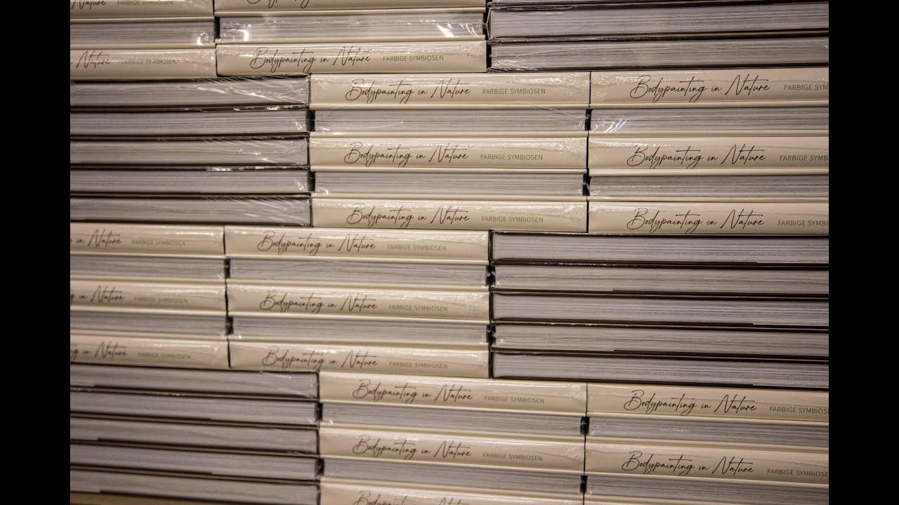 Buchproduktion Fotobildband BODYPAINTING IN NATURE - Farbige Symbiosen | by Atelier J&ouml;rg D&uuml;sterwald