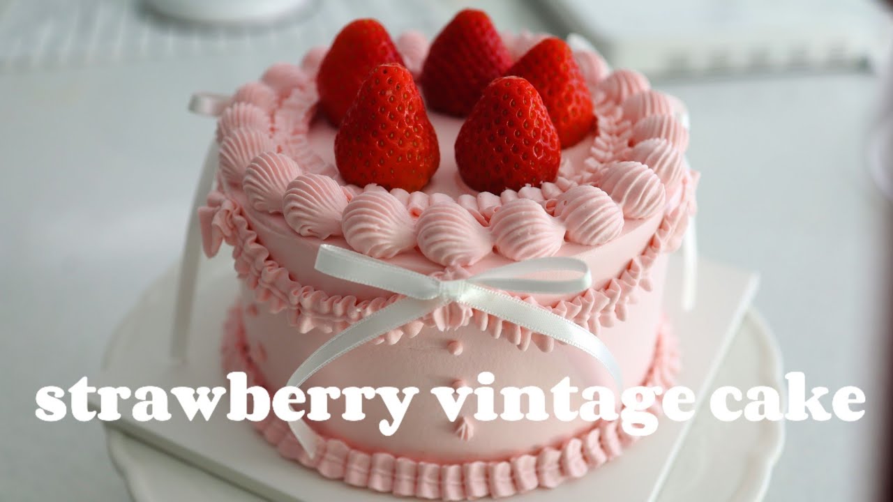 정말 부드럽고 촉촉한 딸기 생크림 케이크 strawberry vintage cake
