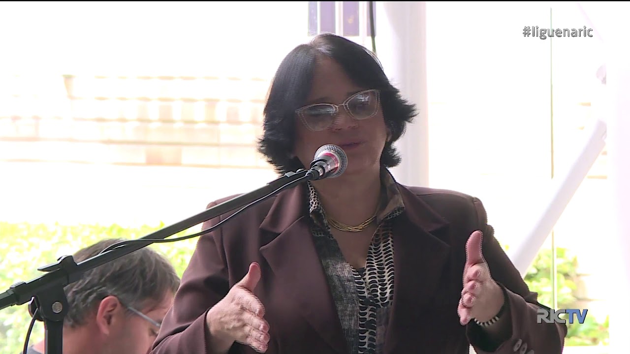 Ministra Damares Alves anuncia parceria inédita em evento em Florianópolis