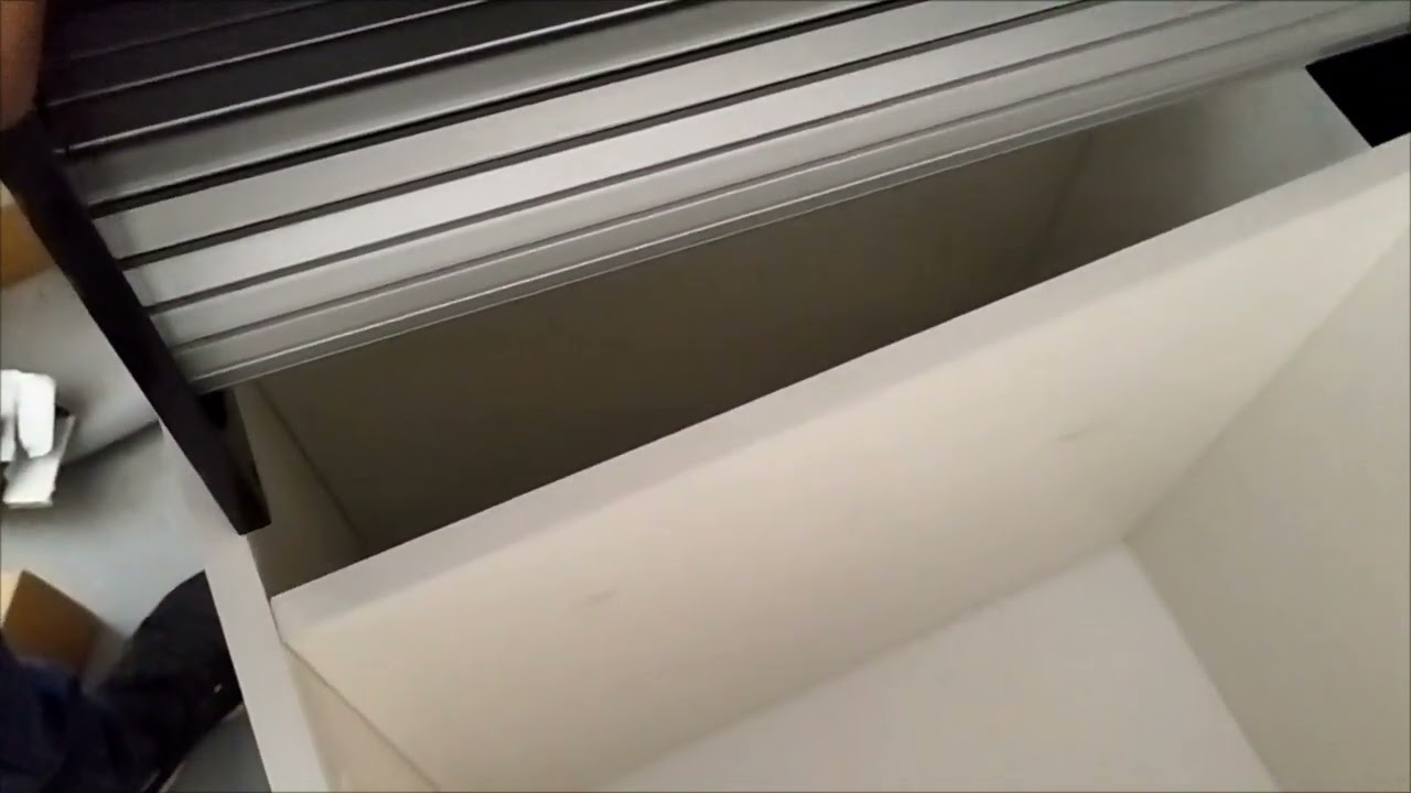 REHAU rolling shutter installation