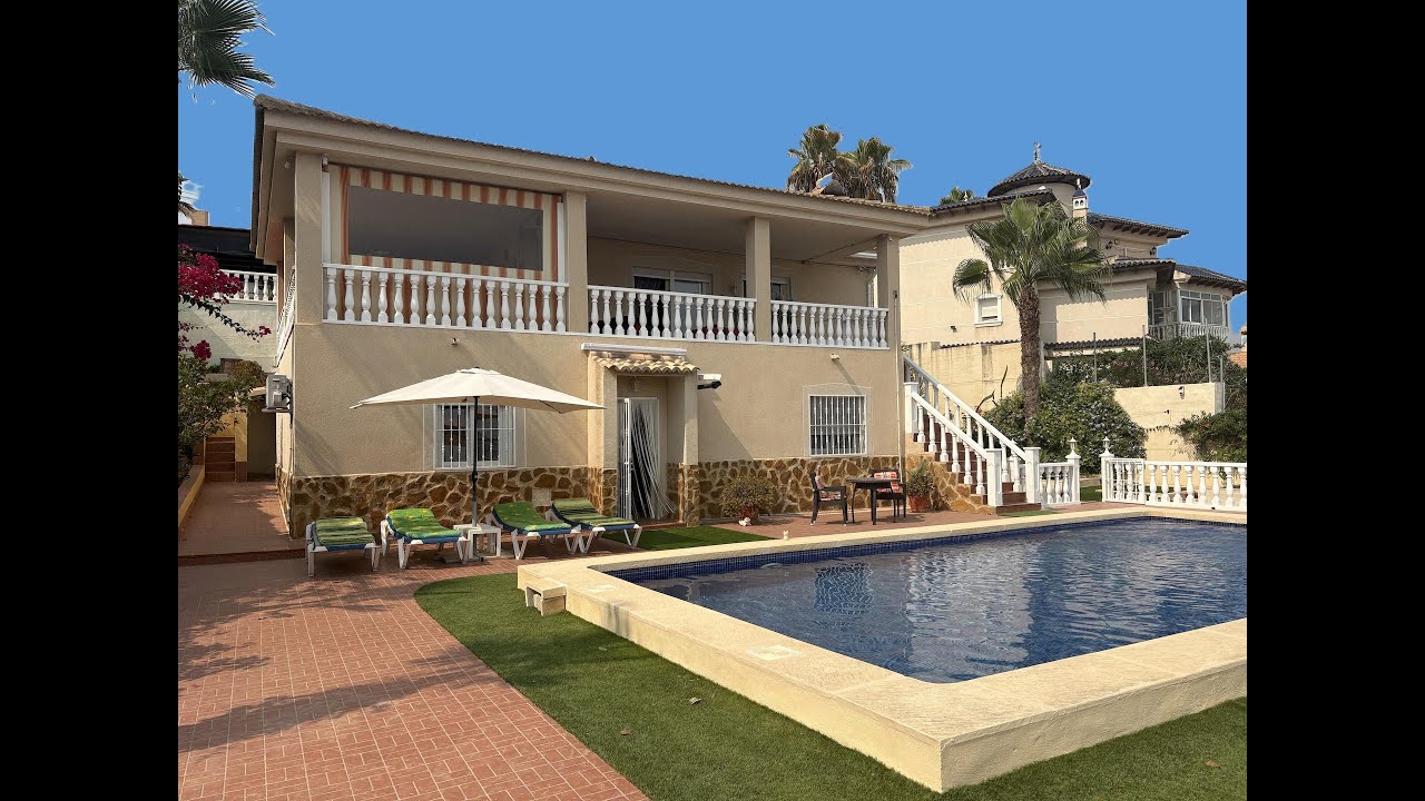 Large detached villa with views Almoradi
