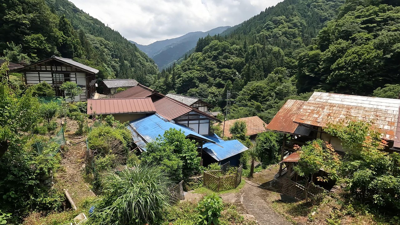 【埼玉県小鹿野町】歴史ある美しい古民家廃墟と石垣が遺跡化した集落