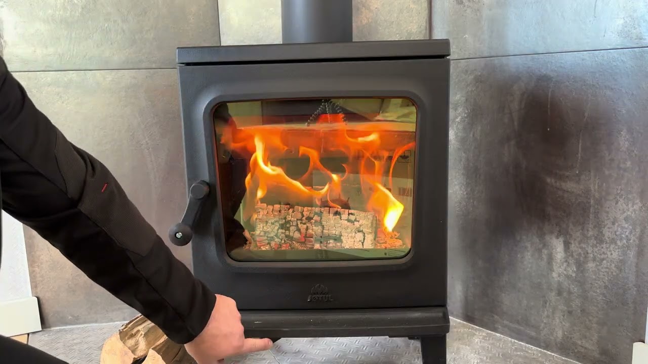 მოდელი ნორვეგიული ბრენდი  JOTUL F 205  თუჯის ღუმელი შუშა არ იმურება90 კ.მ ათბობსფასი