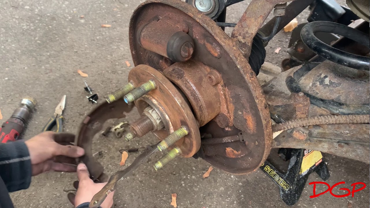 Mazda Tribute Rear Brake Job (Drums&Shoes)