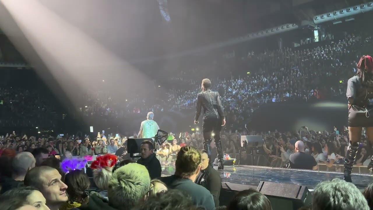 Robbie Williams - Monsoon [Live @ Unipol Arena 21-01-2023]