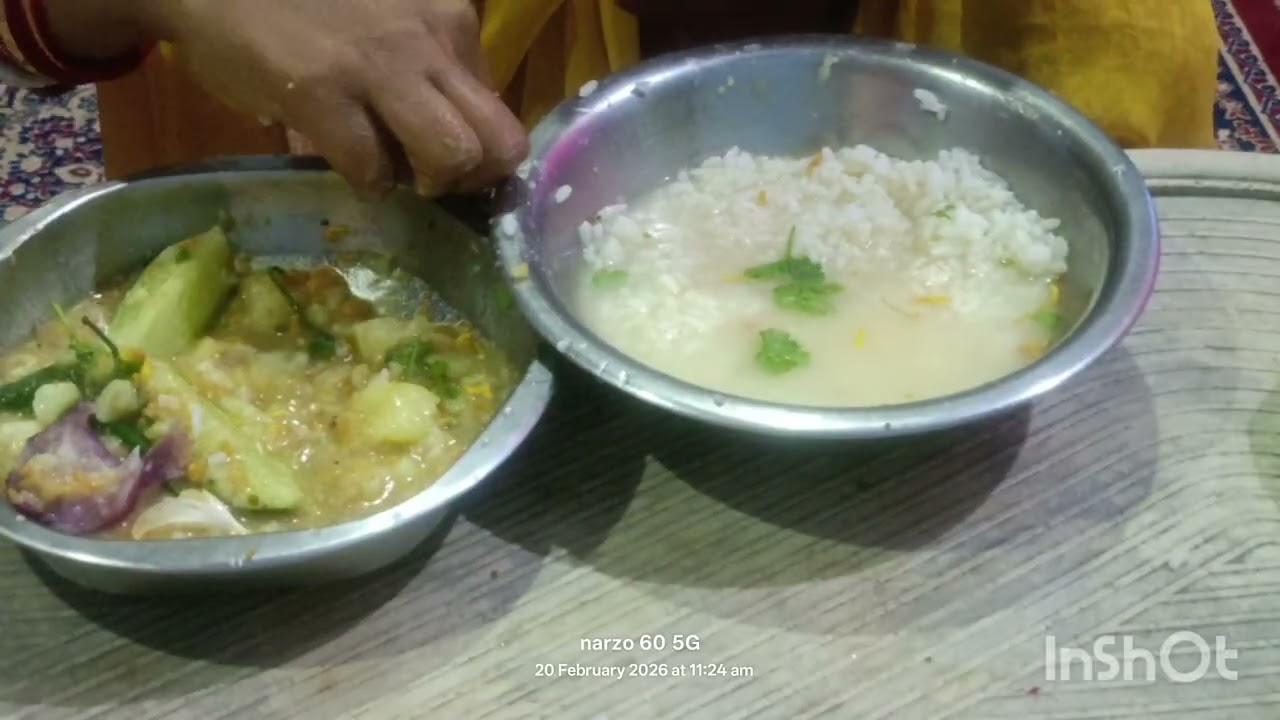 Eating pakhala with aalu paga please like share subscribe 😋🙏🙏