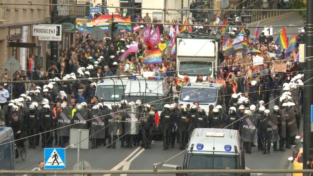 Polish Gay Pride marchers defy violent counter-protesters | AFP