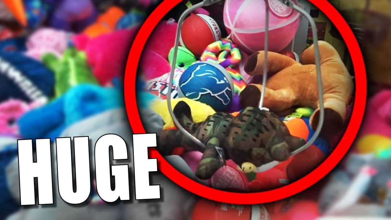PROBABLY ONE OF THE BIGGEST CLAW WINS EVER!!