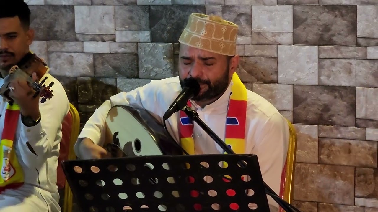 الفنان عمر الهدار نظره وبس ماتكفي من جلسة جده بمناسبة فوز نادي شبام الرياضي💔🦜🌴