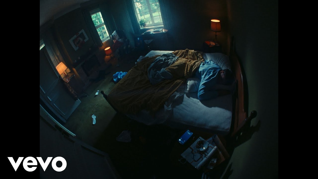 Olly, Juli - Devastante (Visual Video)