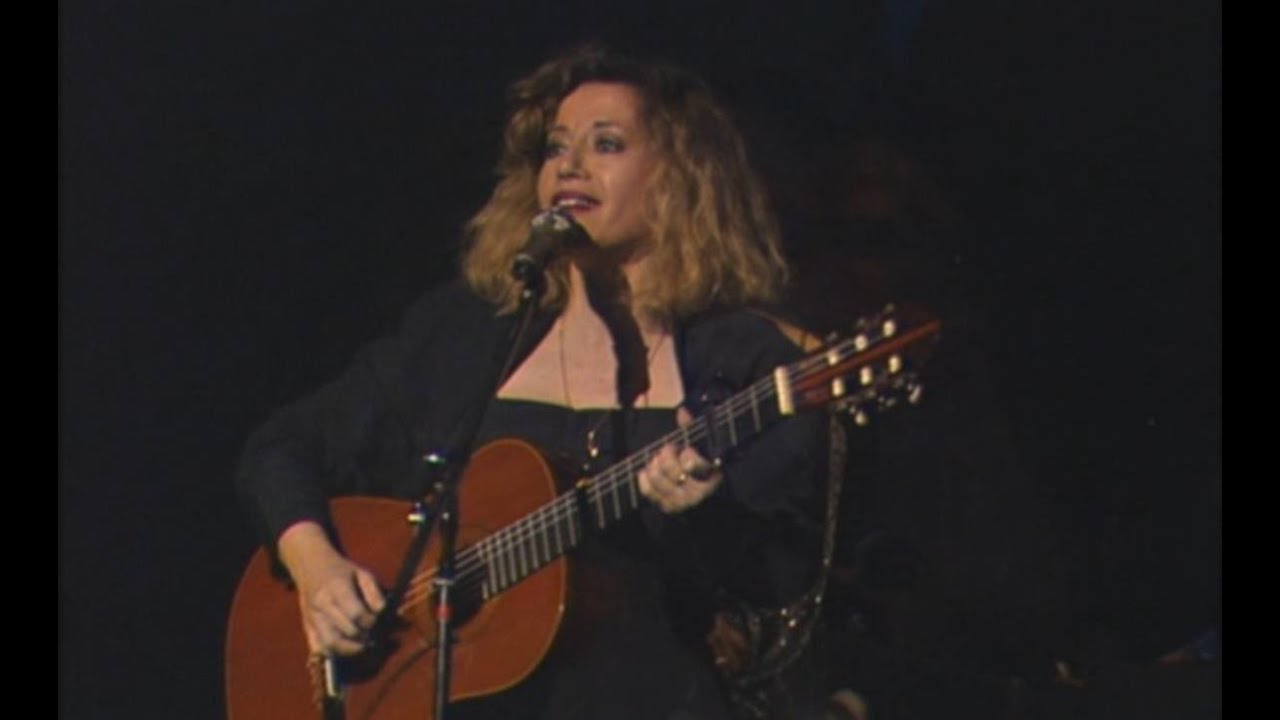 Chava Alberstein חוה אלברשטיין - Dona Dona  (live, 1989)