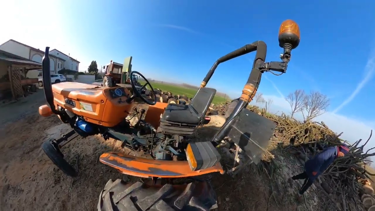 Trattori Fiat 300 del 1970 e 680 H Lavori di Taglialegna campagna Cremonese #like #diy  #comment