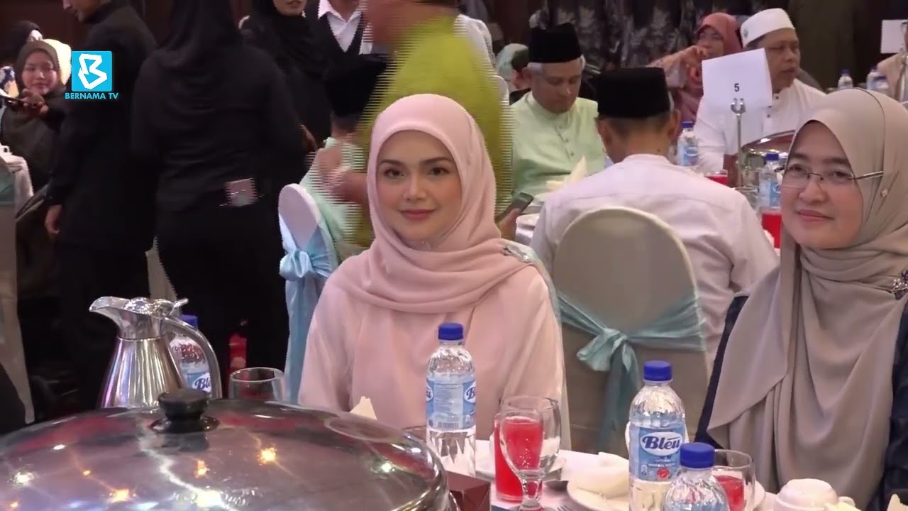 Youth urged to spread positive message through mosque initiatives