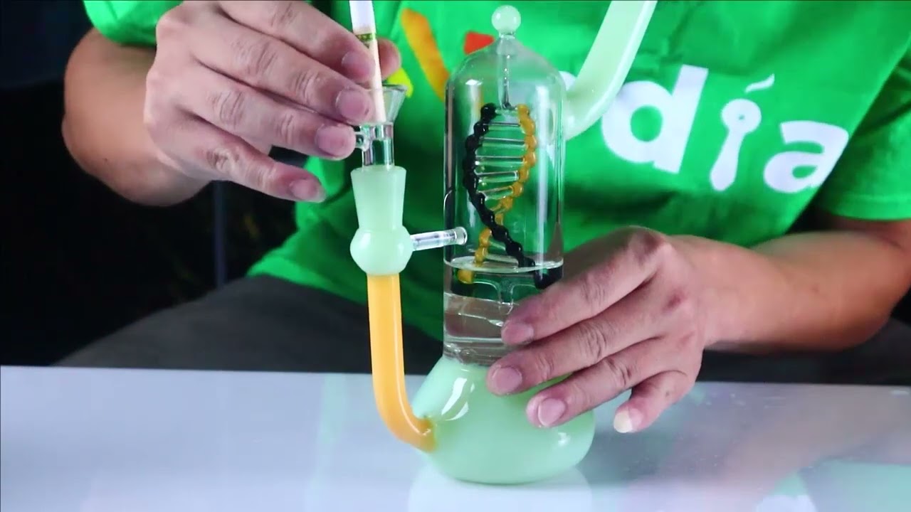 Nadia Glass: Rotating DNA Dab Rig