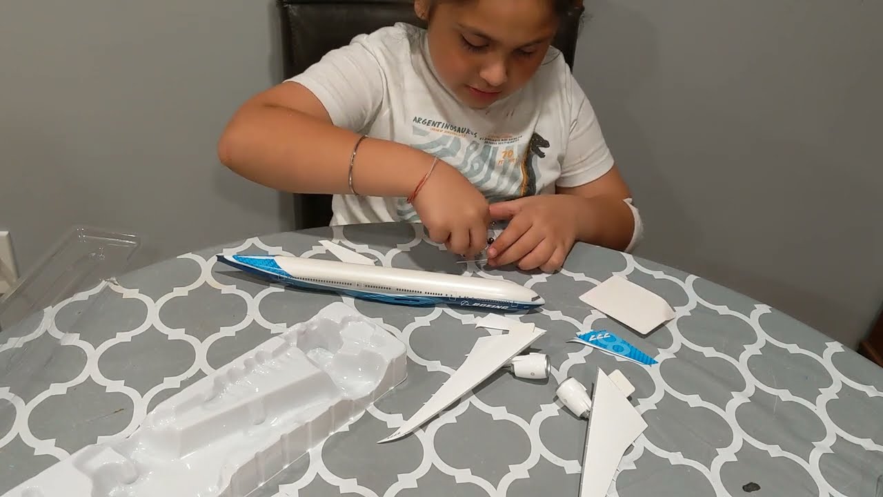 Boeing 777X/777-8 1:200 scale Unboxing Review - Hogan model