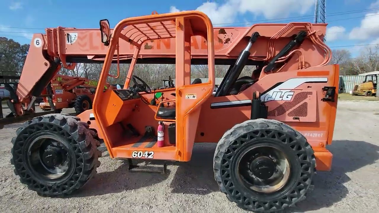 JLG 3,500 hours 