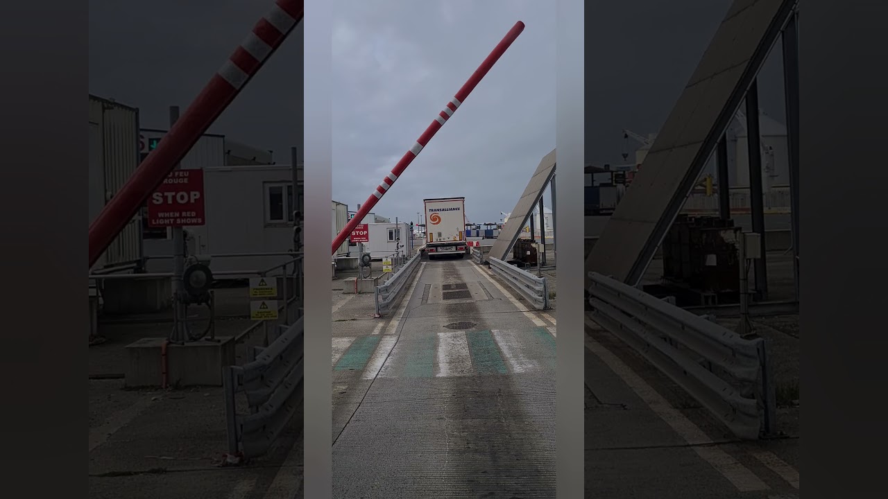 Wjazd do portu w Calais 🇨🇵➡️🇬🇧🛳dla początkujących kierowc&oacute;w 😉🌎 szerokości zawsze do przodu