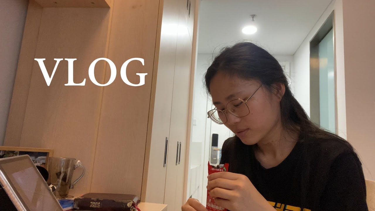 VLOG | 回到学校第一天、宿舍大扫除、新耳机🎧、北京的天空很美、一点点的chitchat talk