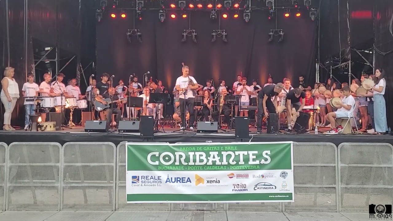 Os Coribantes de Buchabade en el día de hoy en la Plaza de la Herrería (Pontevedra).