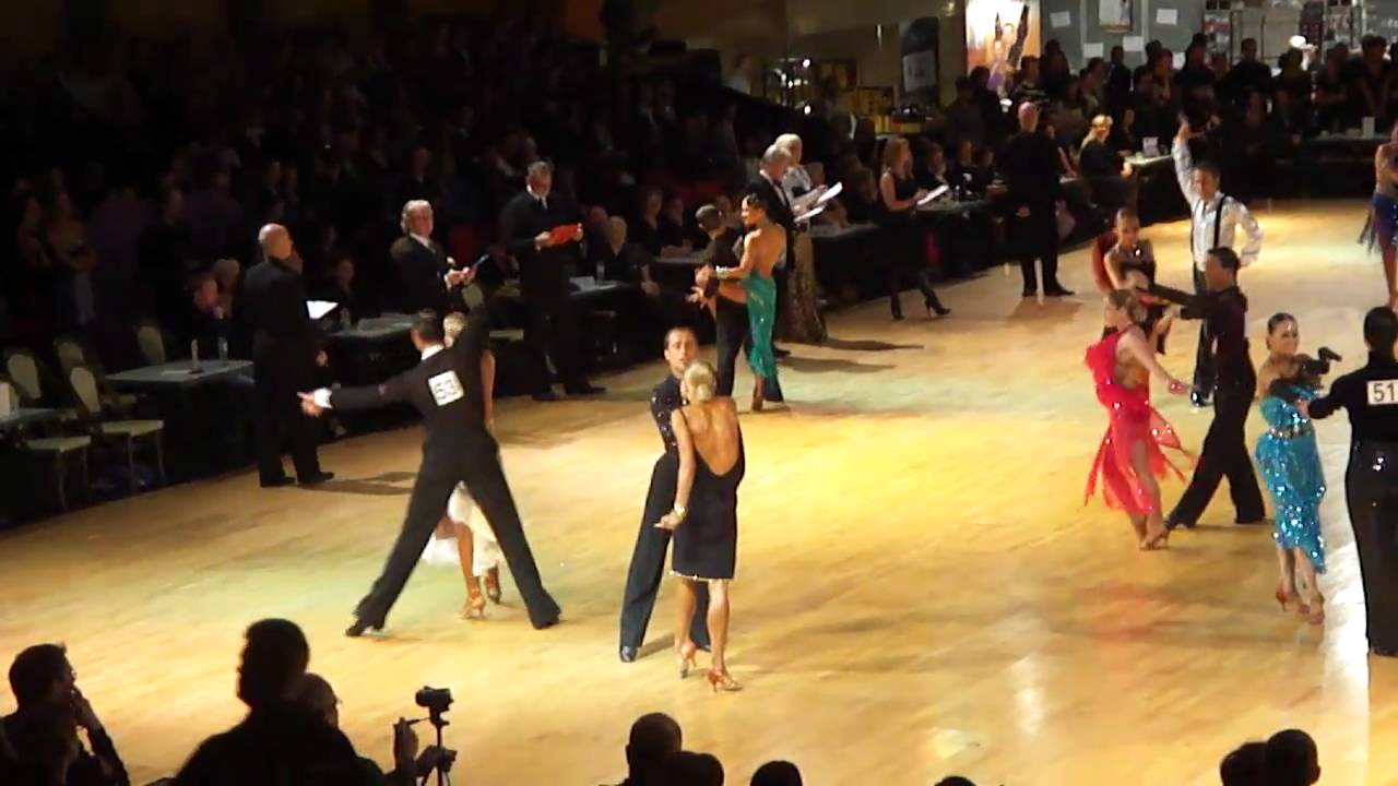 1e ronde Assen 2010 (tribune) - Rumba - Riccardo Cocchi & Yulia Zagoruychenko