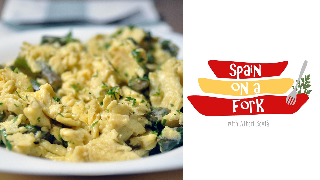 Easy Scrambled Eggs with Asparagus