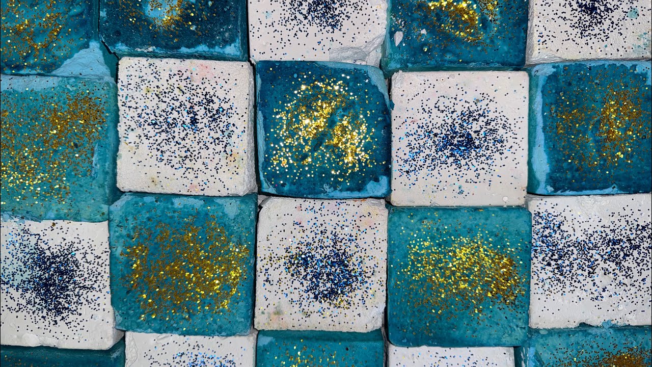 I am in love with this texture what do you think?💙🤍