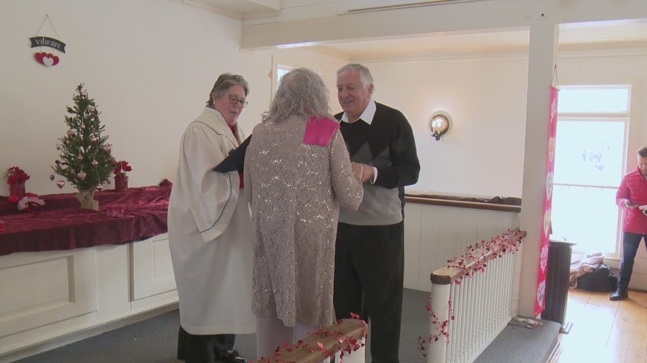 Couples celebrate 'I do's' at Olde Mistick Village