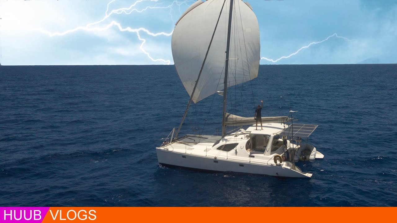 4-Days Sailing Alone through Lightning to Colombia
