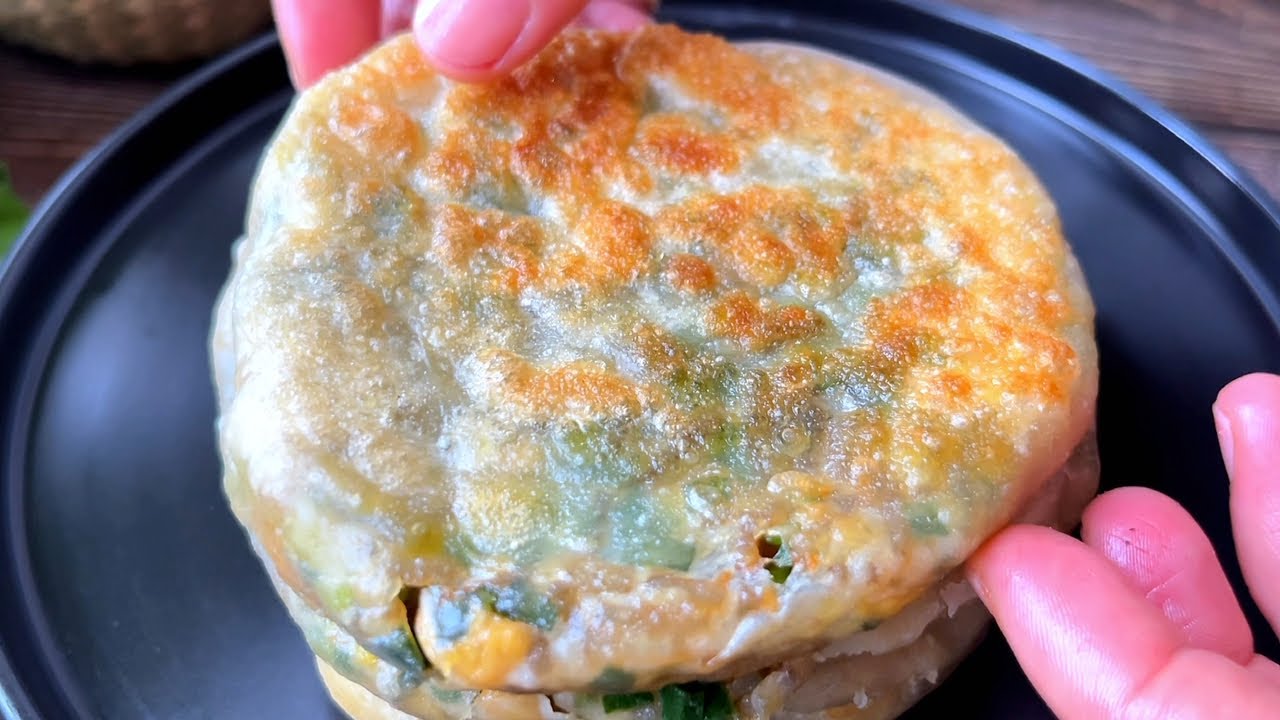 韭菜做餡餅的秘訣！薄皮大餡柔軟勁道，涼透了也不發硬，口感醬滑好讓人上癮 #美食 #做飯 #中餐 #家常菜 #菜譜