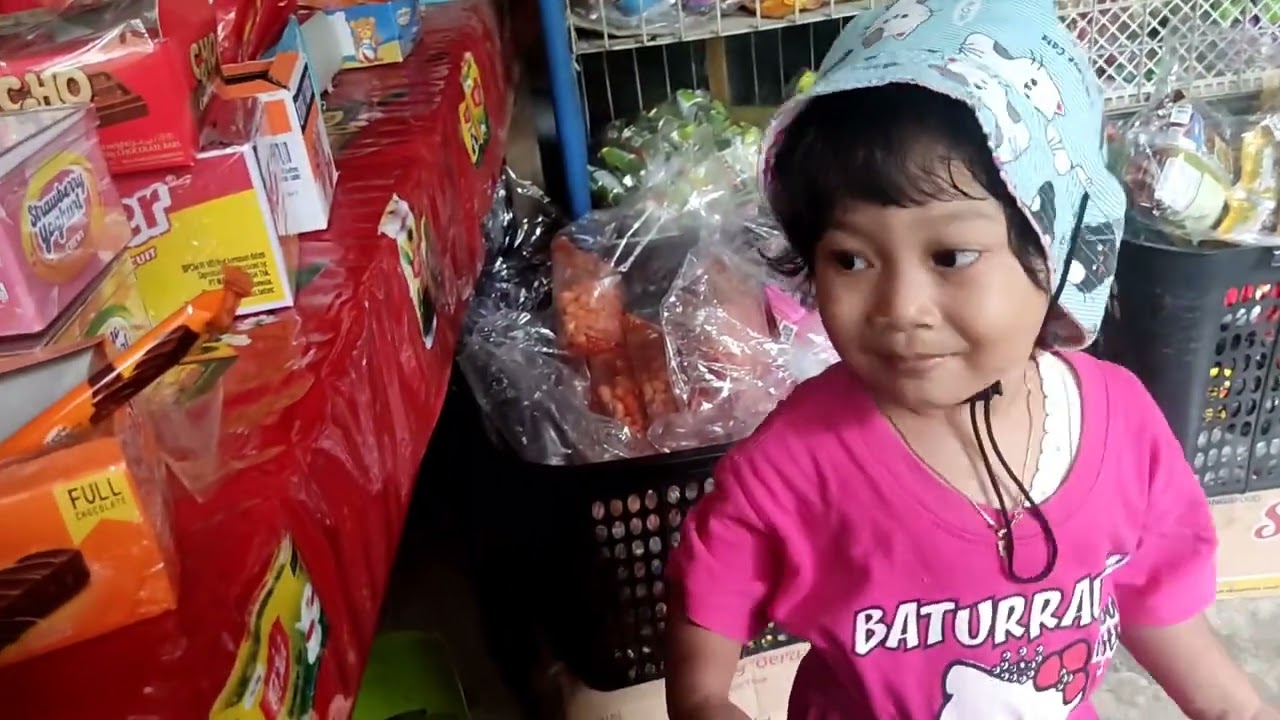 Anak desa Mau beli es krim eh warungnya tutup. Pulangnya ketemu ODGJ 😱