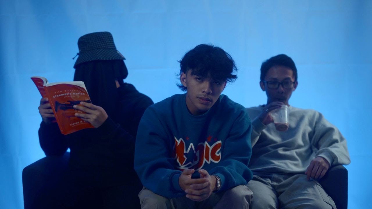 Asmai - Sebentar feat. Swanz & Yaph (Official Music Video)