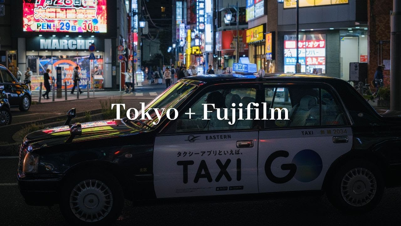 Exploring Akabane at night with my Fuji XT5 - Japan