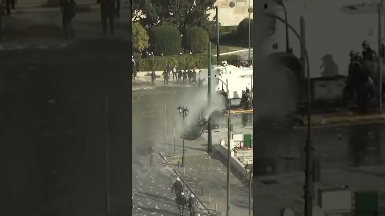 Hundreds of thousands clash with police in Greece