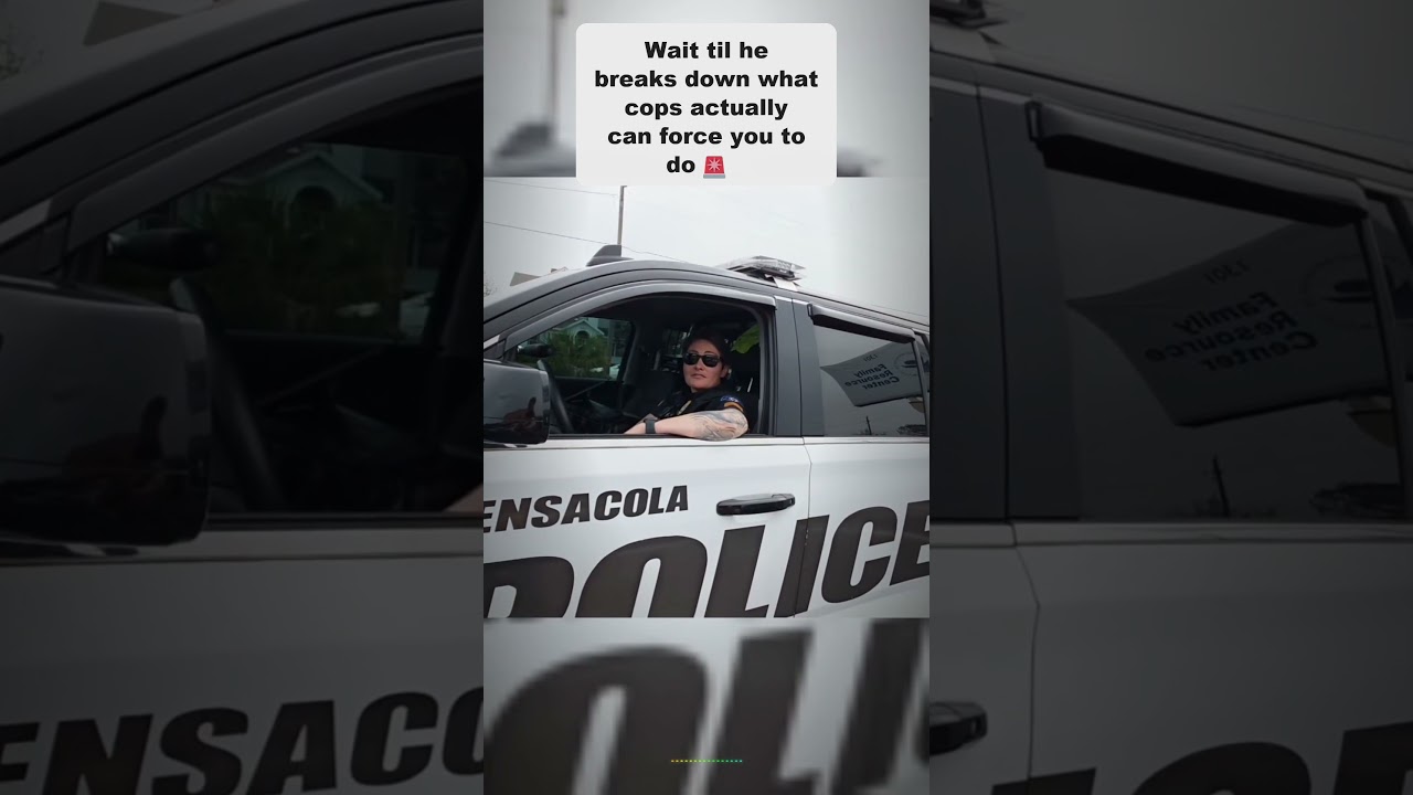 First Amendment Auditor Calls Out Cop Live 'You're Flexing Your Badge' 😳🚨 #firstamendment #karens