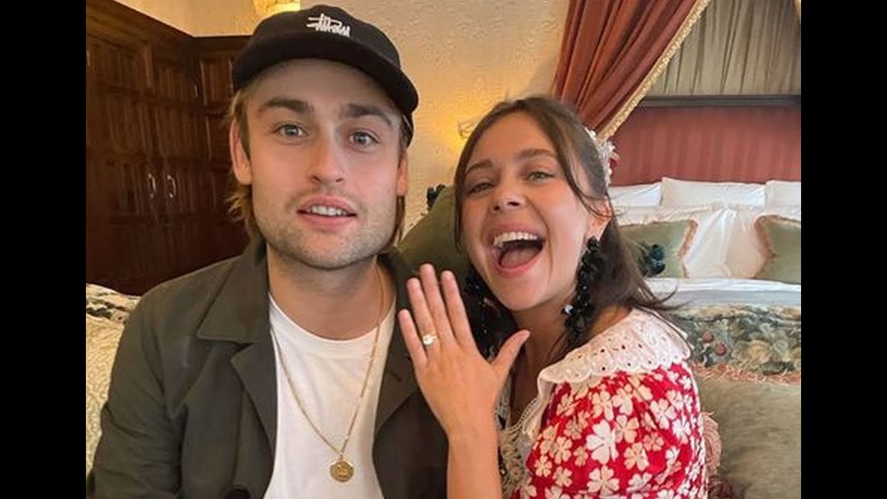 Bel Powley Boyfriends List (Dating History)
