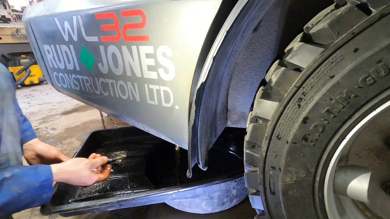 Wacker Neuson WL32 - Hydraulic Reservoir Oil Change