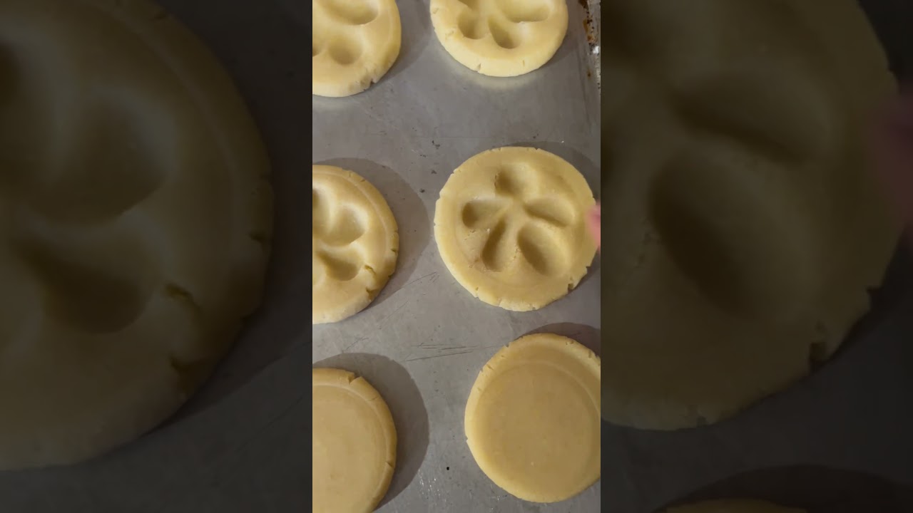 Thumbprint cookies 🌸🌸🌸 #baking #thumbprintcookies #flowers