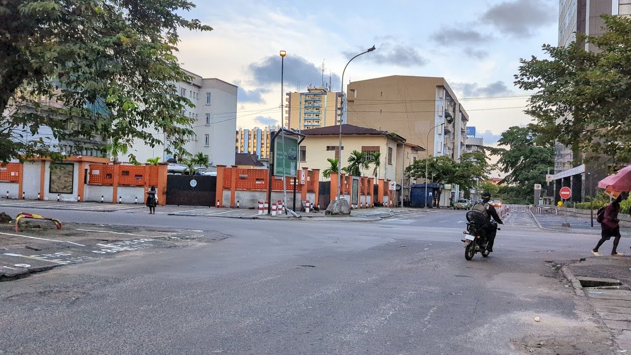 Inside Douala Cameroon's Cleanest Neighborhood - Bonanjo