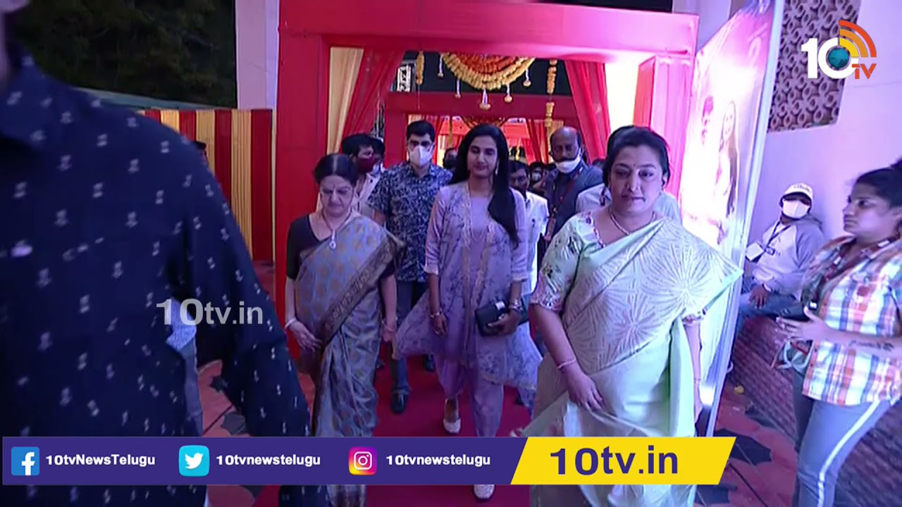 Balakrishna Wife Vasundhara Devi @ Akhanda Pre Release Event | 10TV ET