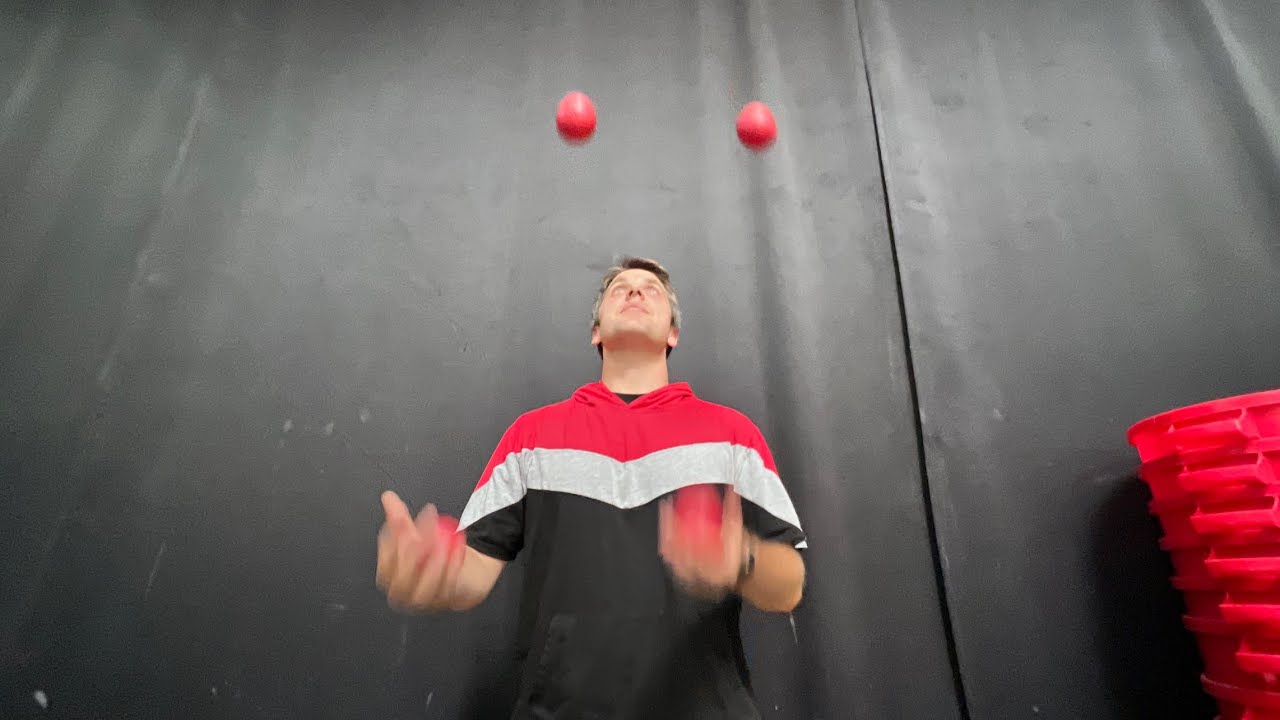 How To Juggle 4 Balls *Juggling Tutorial*