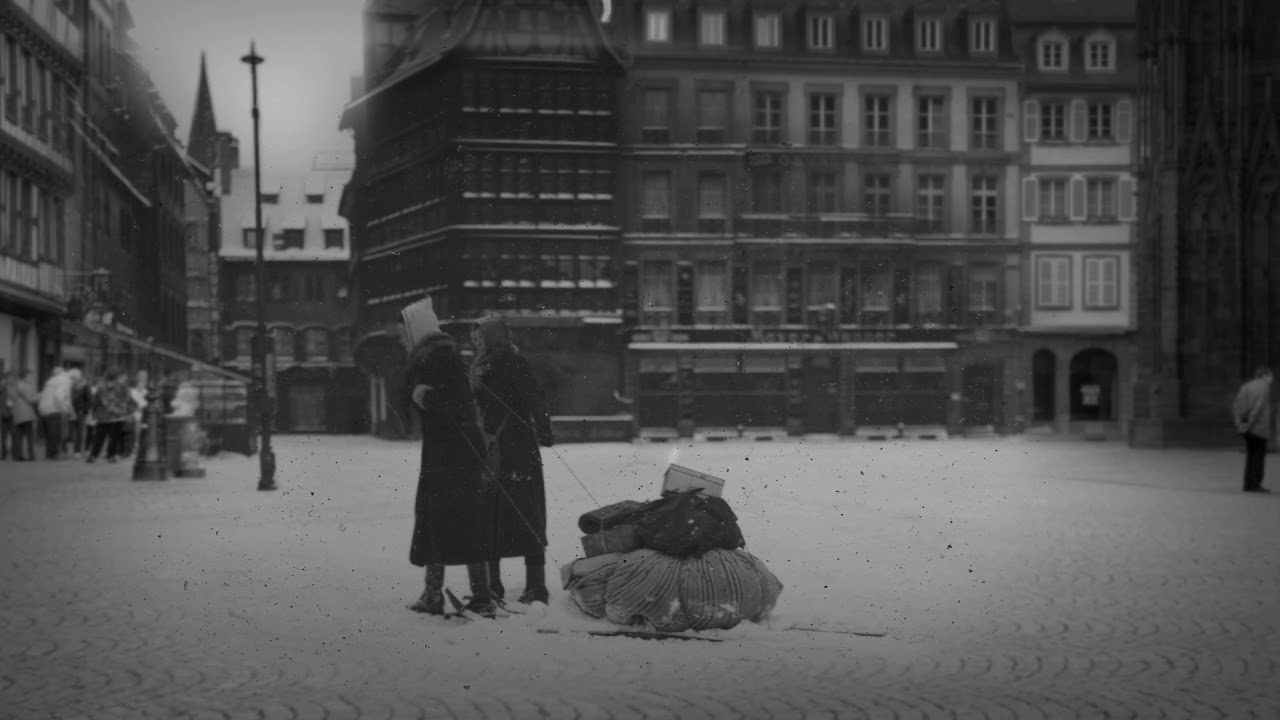 L’Archiviste / S1EP06 / Place de la Cathédrale de Strasbourg lors de l'évacuation de 1939