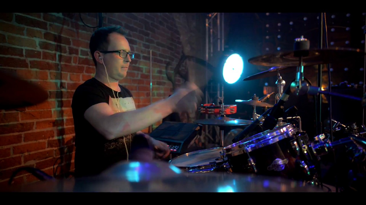 Horny [cover, performed live by Revers Band]